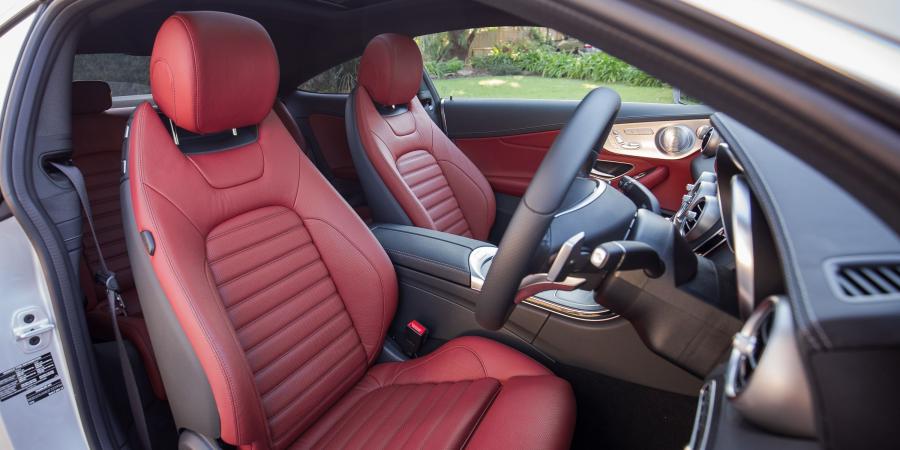 Интерьер Mercedes-Benz C250 d Coupe AMG Line 2016 года  (AU) (фото 7 из 11)